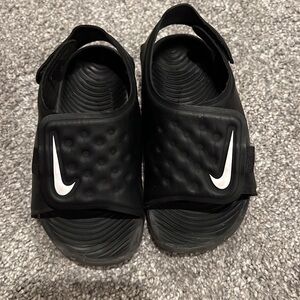 Nike sunray- size 6c